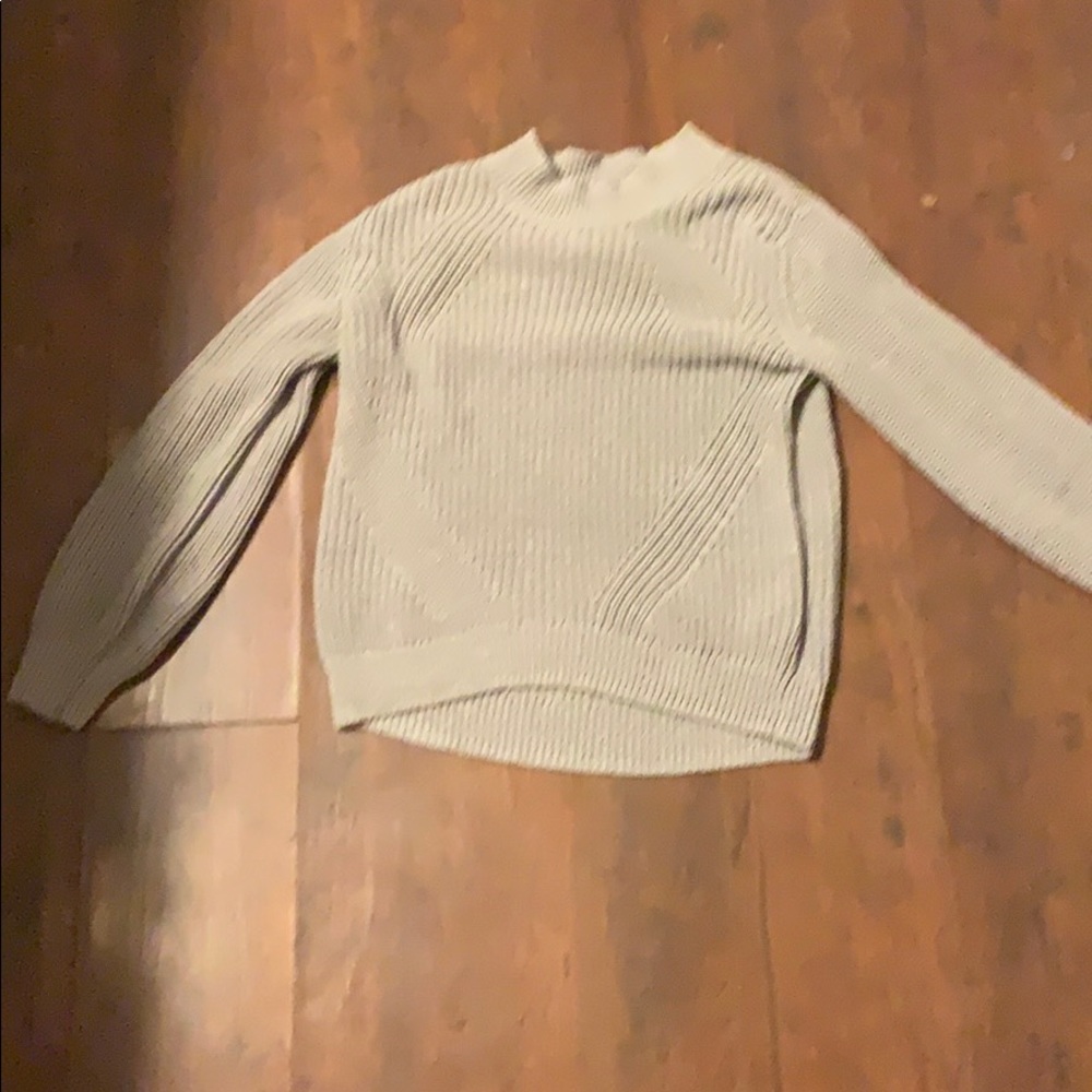 KIDS knitted grey sweater, can fit juniors small.